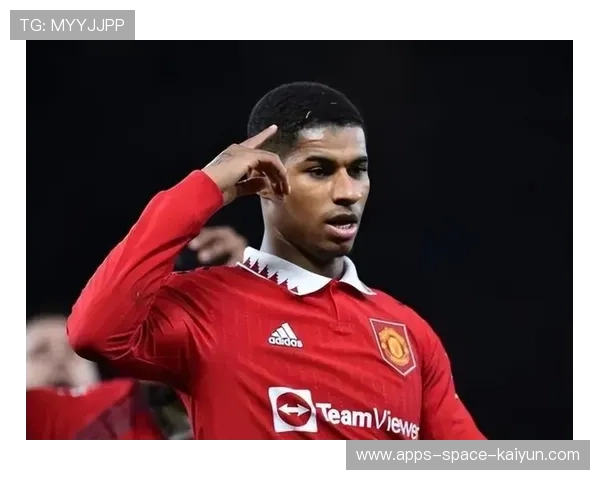 拉什福德弧顶爆射曼联再添一球